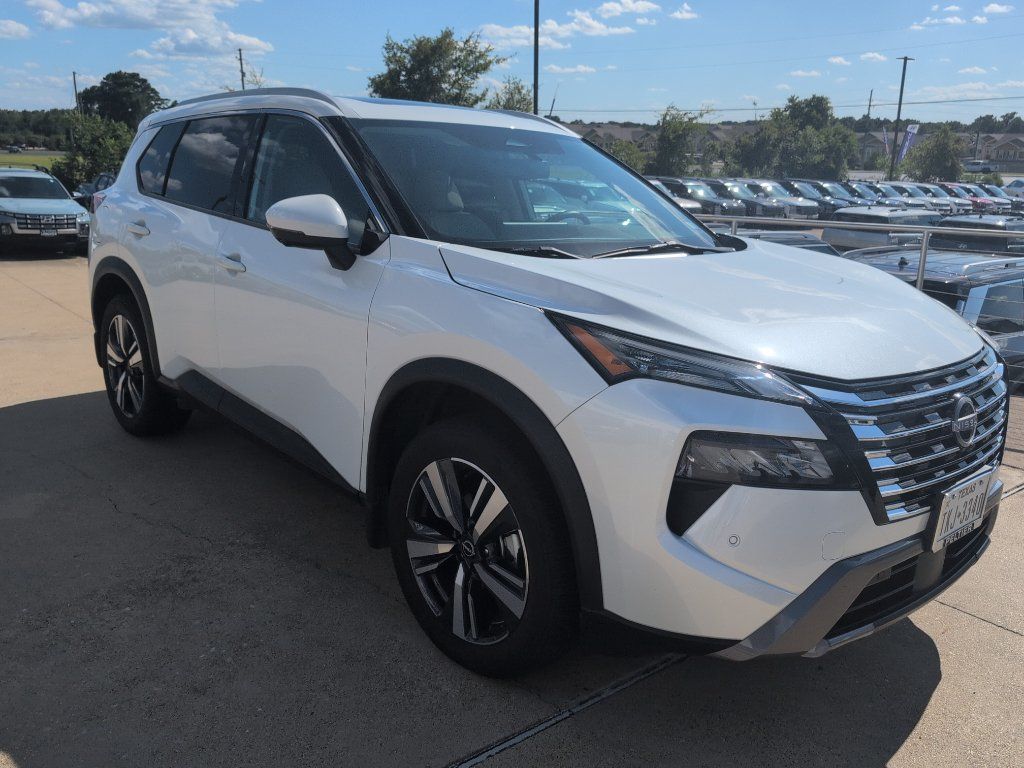Used 2024 Nissan Rogue SL w/ SL Premium Package FWD image 2
