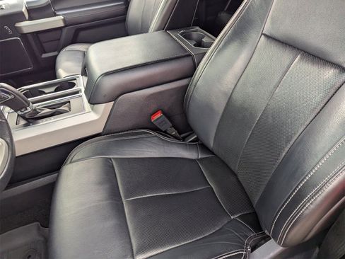 Used 2020 Ford F150 Lariat image 16