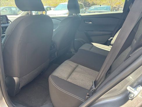 Used 2025 Nissan Rogue SV FWD image 39