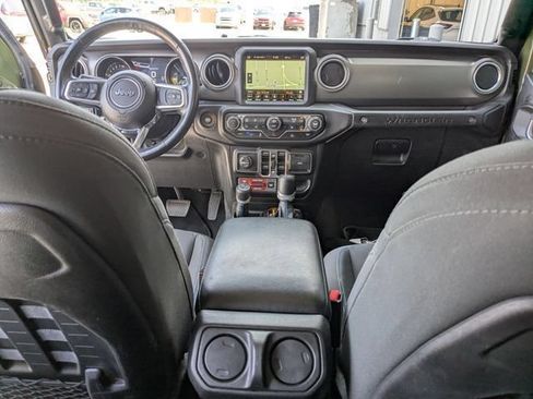 Used 2022 Jeep Wrangler Unlimited Rubicon 4xe w/ Cold Weather Group AWD/4WD image 4