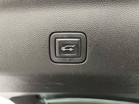 Certified 2023 GMC Yukon XL Denali AWD/4WD image 37