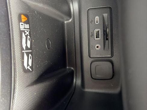 Certified 2023 Chevrolet Equinox Premier image 31