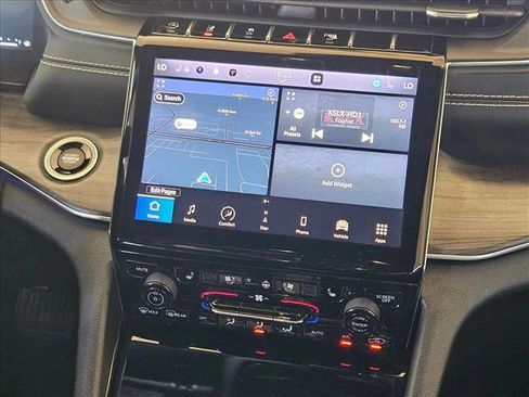 Used 2023 Jeep Grand Cherokee Overland w/ Luxury Tech Group IV image 13