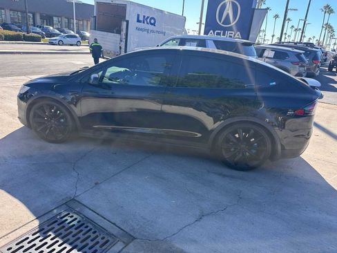Used 2018 Tesla Model X 75D image 2