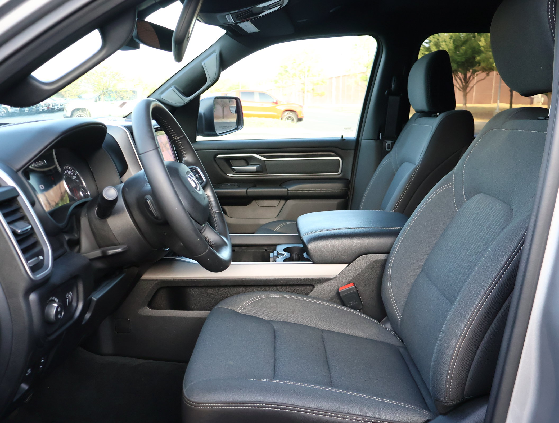 Used 2022 RAM 1500 Big Horn AWD/4WD image 10