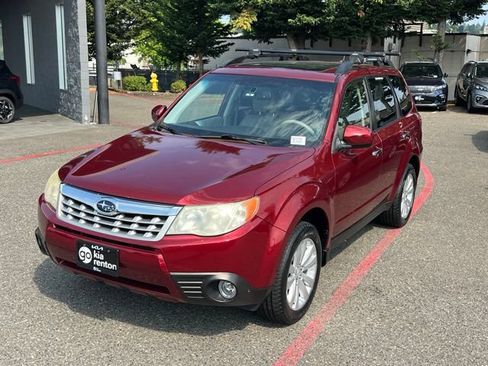 Used 2012 Subaru Forester 2.5X Limited AWD/4WD image 3