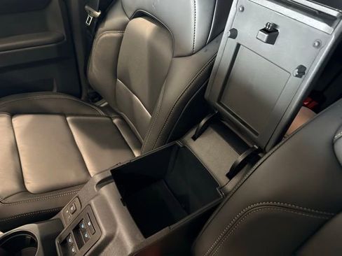 New 2025 Ford Bronco Badlands image 32