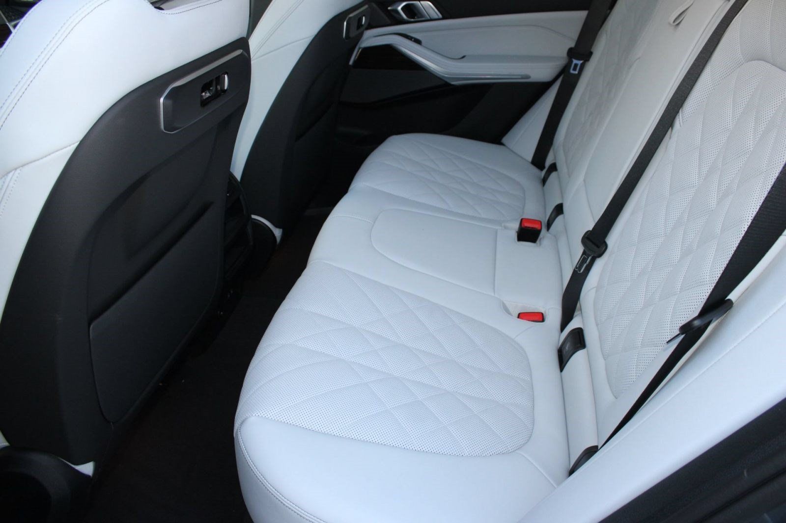 Used 2026 BMW X5 sDrive40i RWD image 23