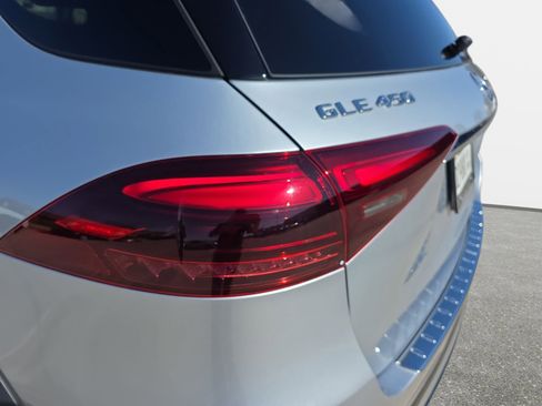 Certified 2024 Mercedes-Benz GLE 450 4MATIC image 33