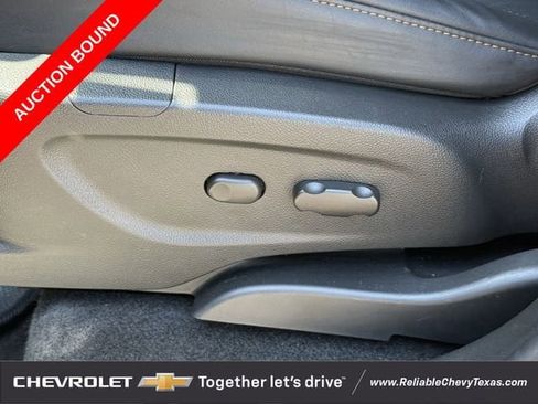 Used 2022 Chevrolet Trax LT w/ LT Convenience Package FWD image 27