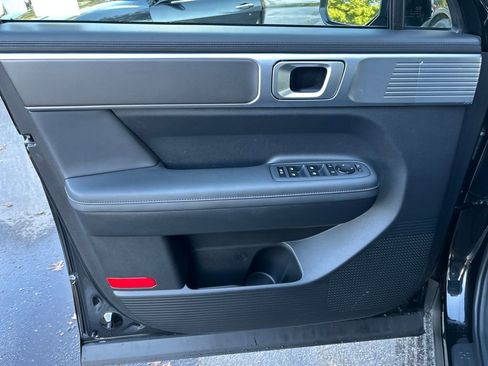 Used 2025 Hyundai Santa Fe SEL image 11