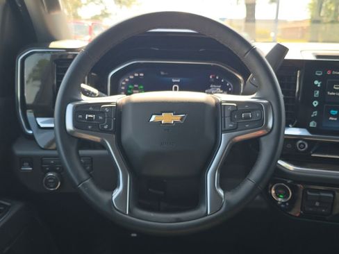 Used 2025 Chevrolet Silverado 2500 LT w/ Convenience Package AWD/4WD image 14