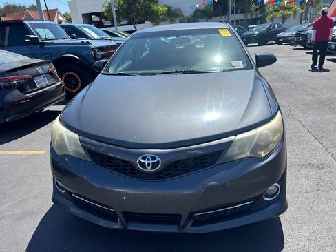 Used 2012 Toyota Camry SE FWD image 9