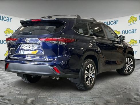 Used 2023 Toyota Highlander XLE image 6