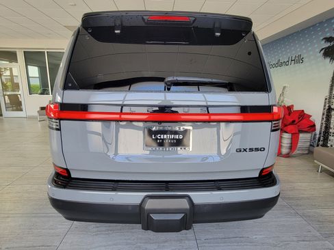 Certified 2025 Lexus GX 550 w/ Cold Area Package image 5