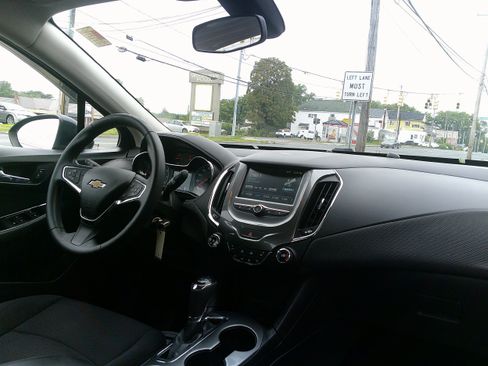 Used 2016 Chevrolet Cruze LT FWD image 21