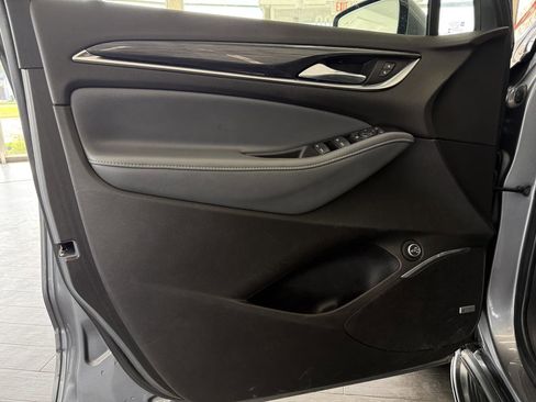 Used 2021 Buick Enclave Essence w/ LPO, Touring Package image 29