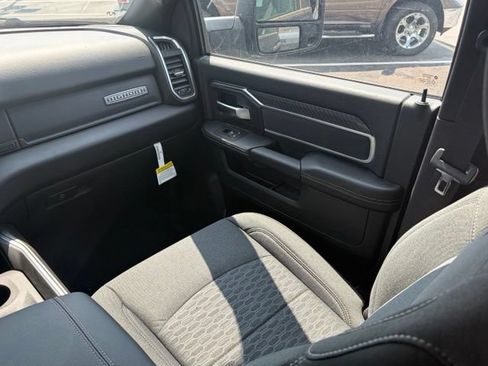 New 2026 RAM 2500 Big Horn AWD/4WD image 31