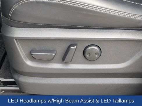 Used 2025 Nissan Armada SL image 21