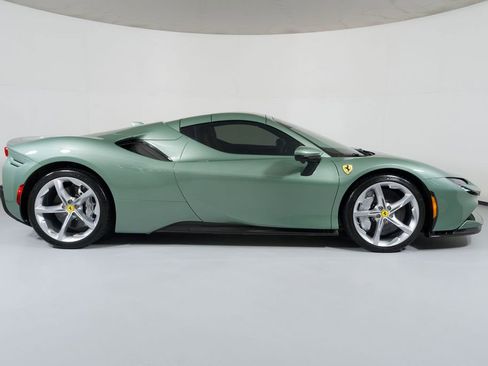 Used 2025 Ferrari SF90 Spider image 20