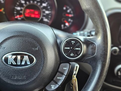Used 2015 Kia Soul + FWD image 15