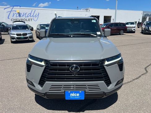 Used 2024 Lexus GX 550 w/ Accessory Package (2T) AWD/4WD image 10