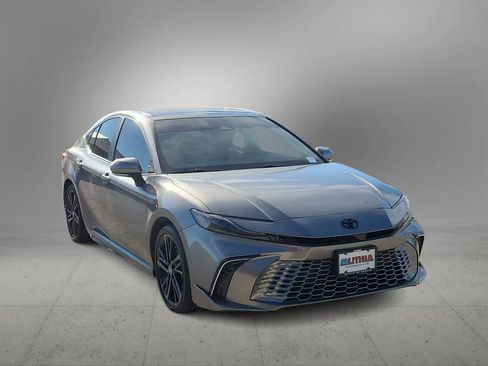 Used 2025 Toyota Camry XSE image 2