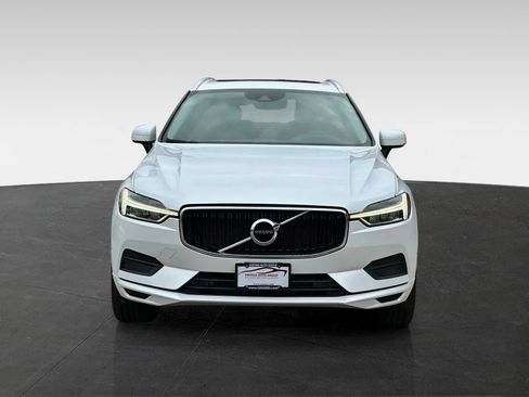 Used 2018 Volvo XC60 T5 Momentum w/ Vision Package AWD/4WD image 2