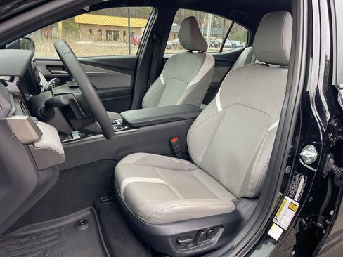 Certified 2025 Toyota Camry SE w/ Convenience Package image 19