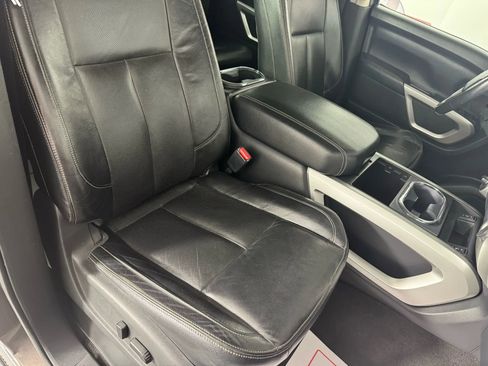 Used 2017 Nissan Titan SL image 36