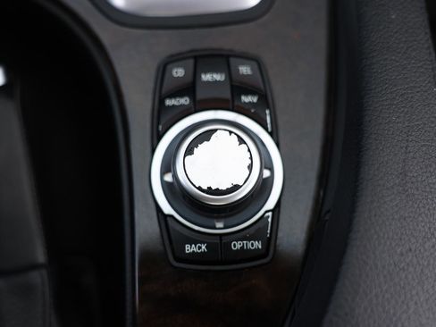 Used 2010 BMW 528i xDrive Sedan w/ Premium Pkg image 38