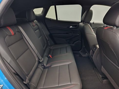 Used 2025 Chevrolet Trax RS w/ Sunroof Package image 30