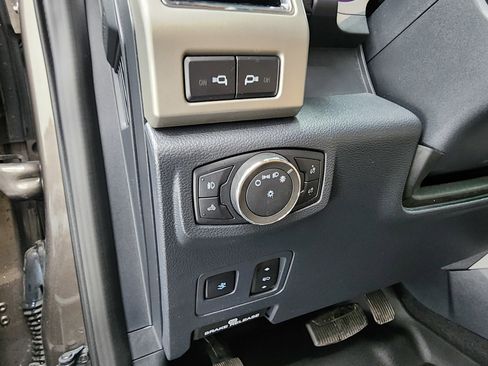 Used 2022 Ford F250 Lariat w/ Tremor Off-Road Package image 41