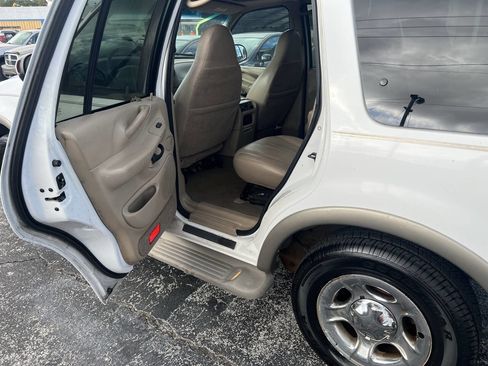 Used 2001 Ford Expedition Eddie Bauer image 10