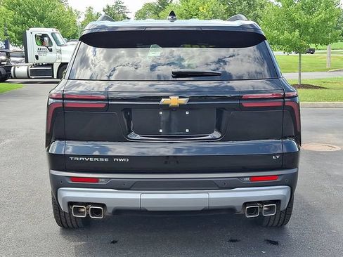 Used 2024 Chevrolet Traverse LT w/ Enhanced Driving Package AWD/4WD image 5