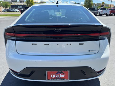 New 2026 Toyota Prius XLE FWD image 3