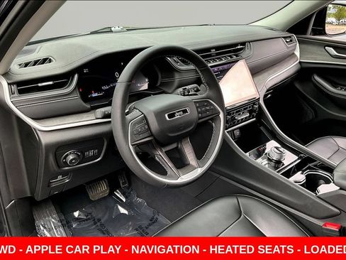 Used 2023 Jeep Grand Cherokee L Limited AWD/4WD image 17