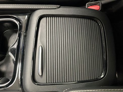 Used 2023 Chrysler Pacifica Limited w/ S Appearance Package FWD image 20