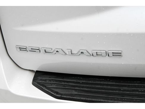 Used 2024 Cadillac Escalade Premium Luxury AWD/4WD image 76