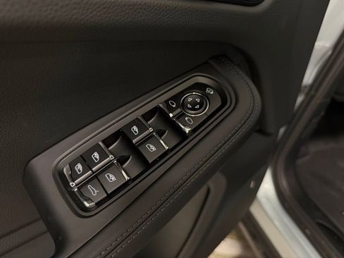 Certified 2026 Porsche Macan Turbo AWD/4WD image 10