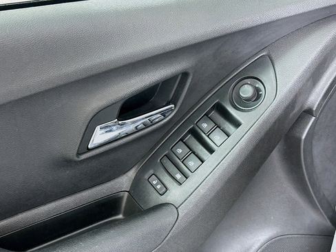 Used 2020 Chevrolet Trax LT w/ Driver Confidence Package image 15