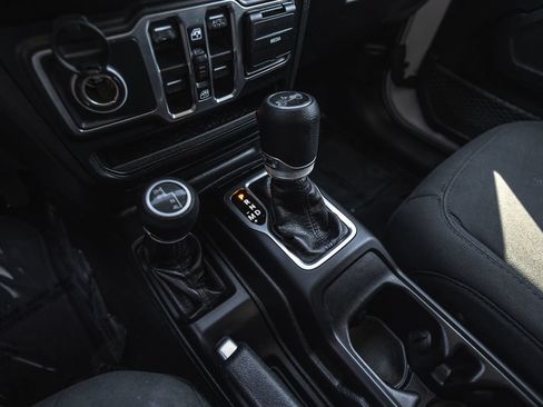 Used 2019 Jeep Wrangler Unlimited Sport S AWD/4WD image 18
