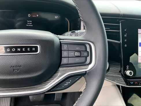 Used 2022 Jeep Wagoneer Series III w/ Premium Group I RWD image 24