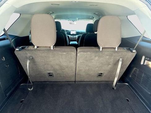 Used 2022 Ford Explorer XLT w/ Class IV Trailer Tow Package image 27