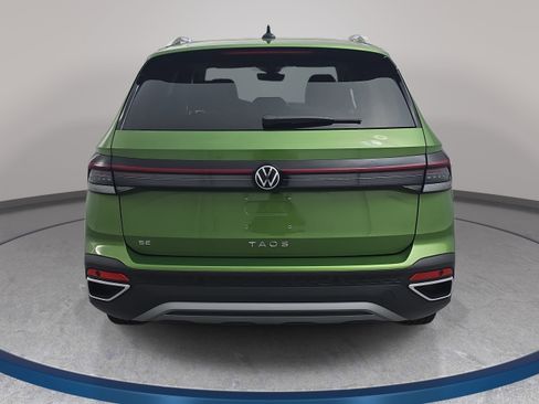 New 2026 Volkswagen Taos SE FWD image 6