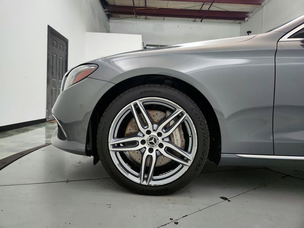Used 2018 Mercedes-Benz E 400 4MATIC Wagon image 32