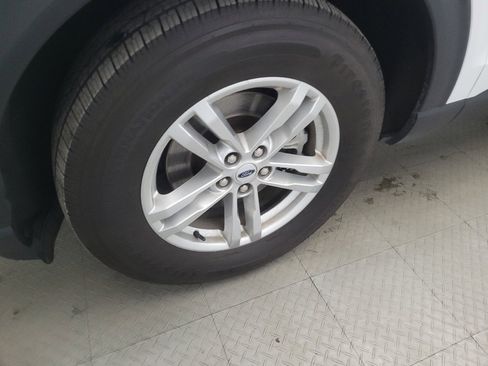 Used 2023 Ford Explorer XLT w/ Equipment Group 202A image 31