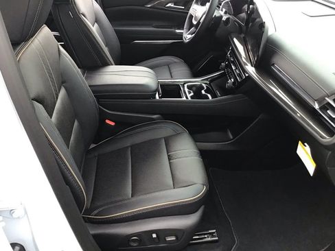 New 2026 Chevrolet Traverse High Country image 11