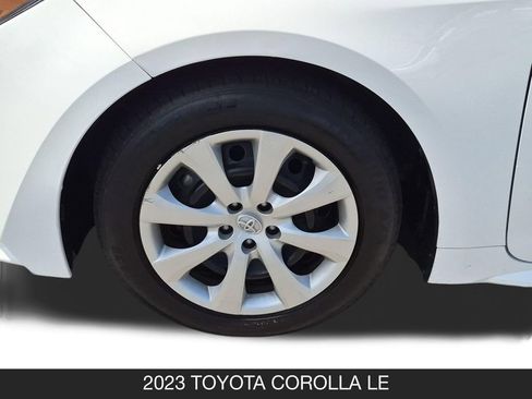 Used 2023 Toyota Corolla LE FWD image 11