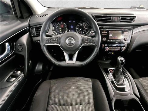 Used 2018 Nissan Rogue Sport SV FWD image 7